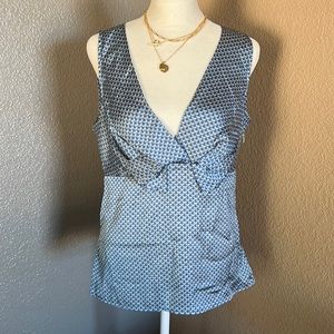 *Banana Republic- size 6 - blue print satin sleeveless blouse